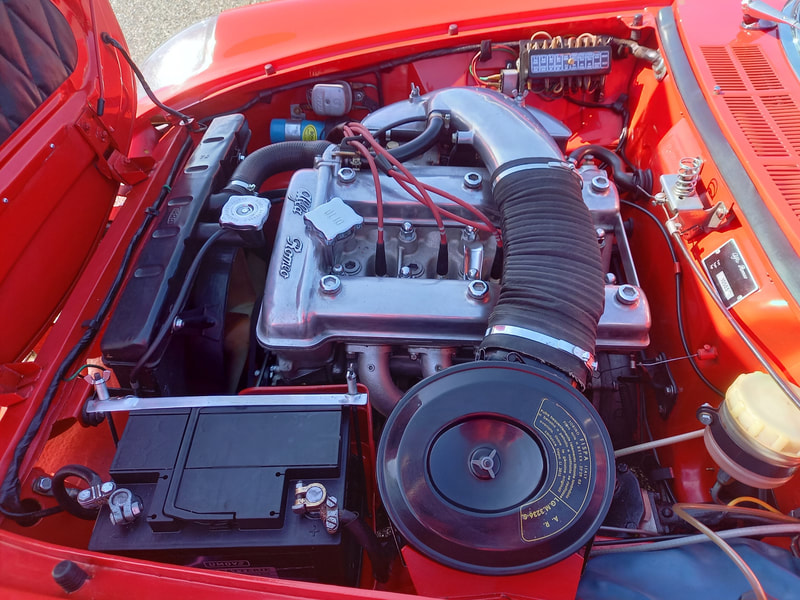 Motorraum: Alfa Romeo Giulia Spider Duetto 1967, 1600ccm Filmstar bei Reifeprüfung mit Dustin Hofmann.